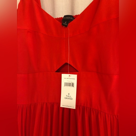 Banana Republic Poppy Red Summer Dress with Accordion Skirt and Cutout - Picture 5 of 9